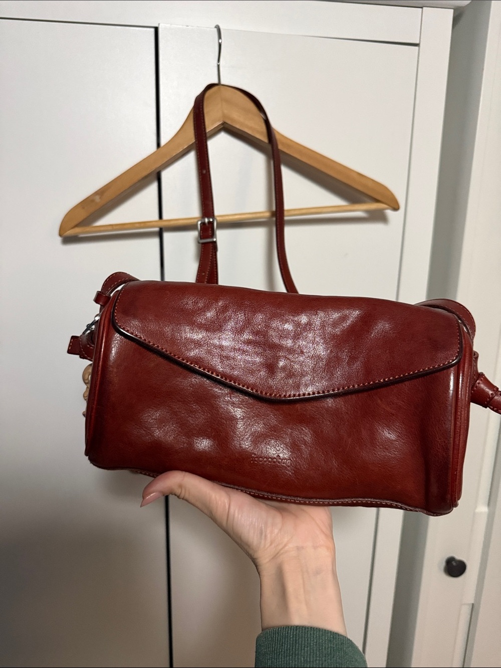 Women's Leather Crossbody Bag in Rich Burgundy